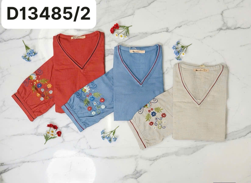 SWANLAKE | Váy Đầm Nữ Midi Suông Cổ Chữ V Tay Lỡ Thêu Hoa Vải Linen Xẻ Tà Thanh Lịch D13485LW01