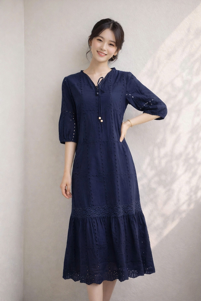 SWANLAKE | Váy Đầm Nữ Maxi Đuôi Cá Ren Vải Cotton Thêu Đục Lỗ Cổ Chữ V Tay Lỡ Dạo Phố D13661LW01