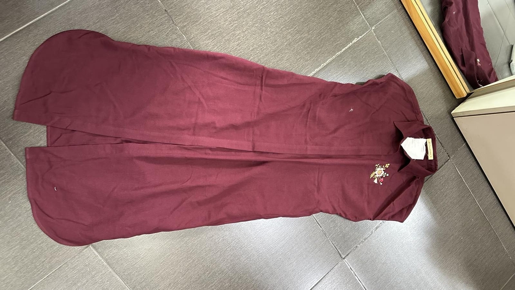 SWANLAKE | Váy Đầm Nữ Midi Suông Vải Linen Hàn Cổ Sơ Mi Cài Nút Tay Hến Vạt Bầu Công Sở D13825LW01