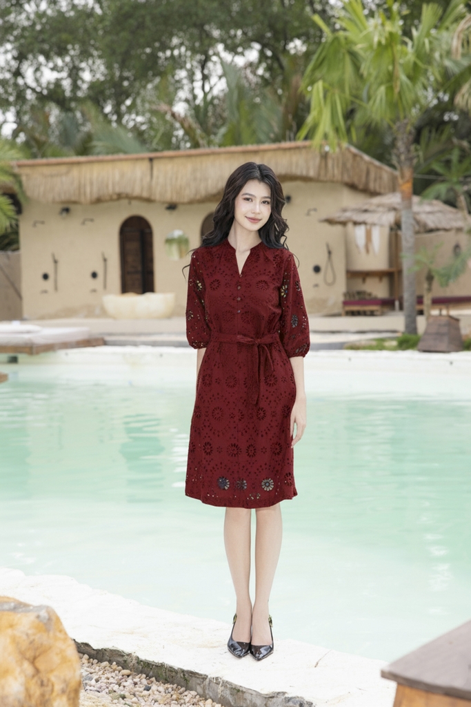 SWANLAKE | Váy Đầm Nữ Suông Cô Trụ Cài Nút Dây Thắt Eo Cotton Thêu Đục Lỗ Tay Bí Lỡ Có Túi D12671LW01