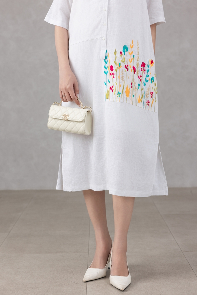 Đầm Sơ Mi Thêu Swanlake - D11297LW04