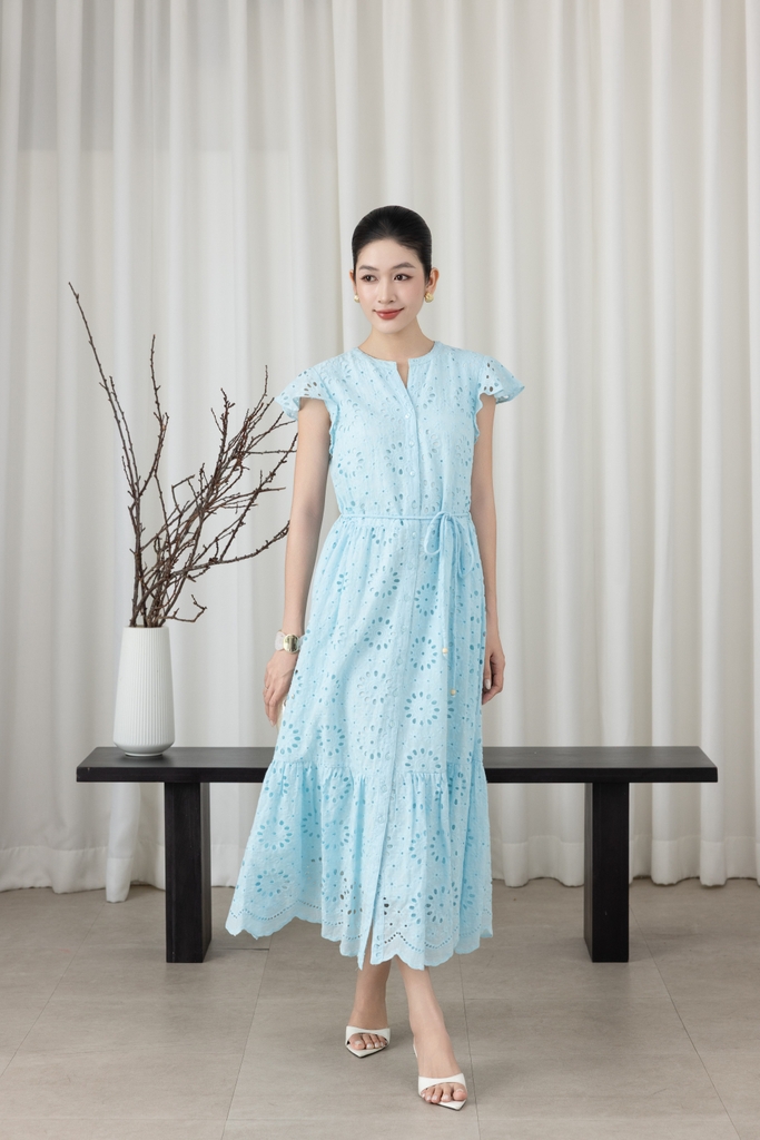 SWANLAKE | Váy Đầm Nữ Maxi Đuôi Cá Vải Cotton Thêu Đục Lỗ Cổ Trụ Cài Nút Dây Thắt Eo Công Sở D13658LW01