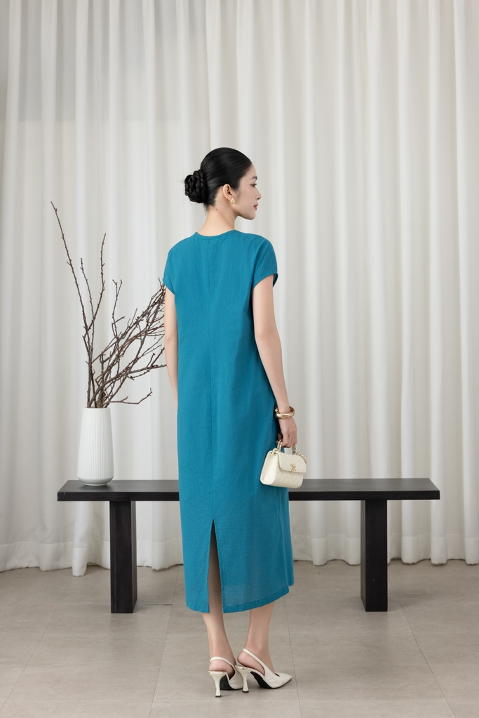 SWANLAKE | Váy Đầm Nữ Maxi Suông Tay Ngắn Cổ Tròn Cài Nút Vải Linen Thêu Hoa Có Túi Công Sở D13570LW01
