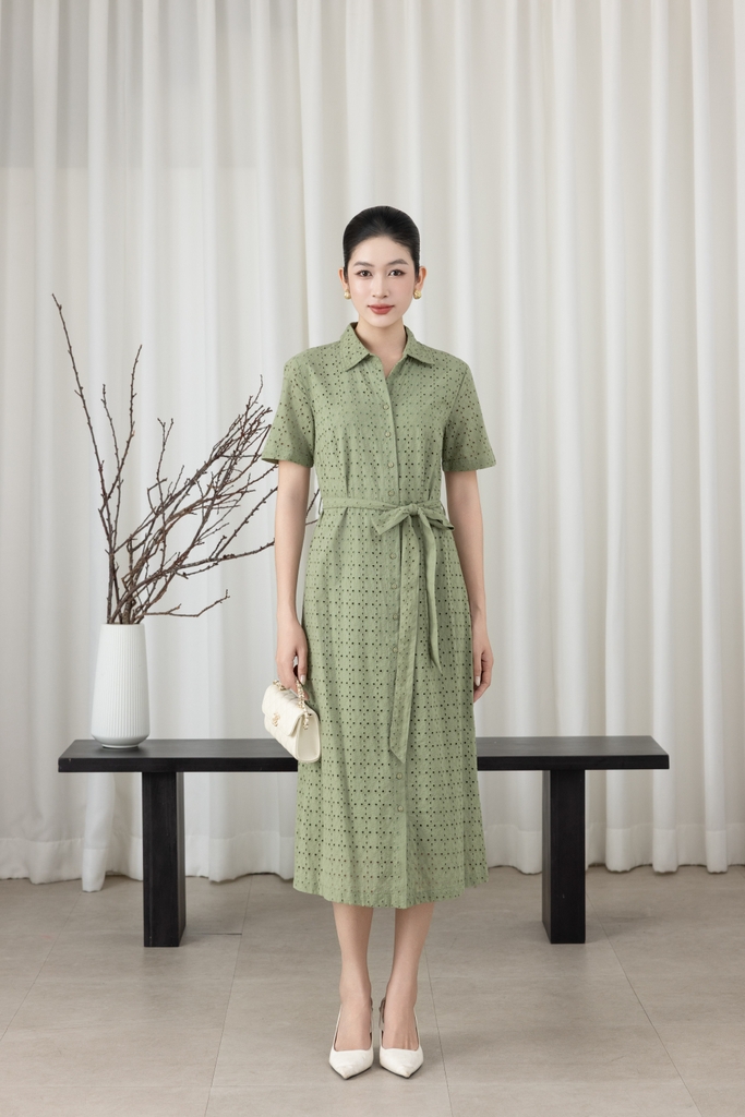 SWANLAKE | Váy Đầm Nữ Suông Vải Cotton Thêu Đục Lỗ Cổ Sơ Mi Tay Ngắn Dây Thắt Eo Công Sở D13483LW01