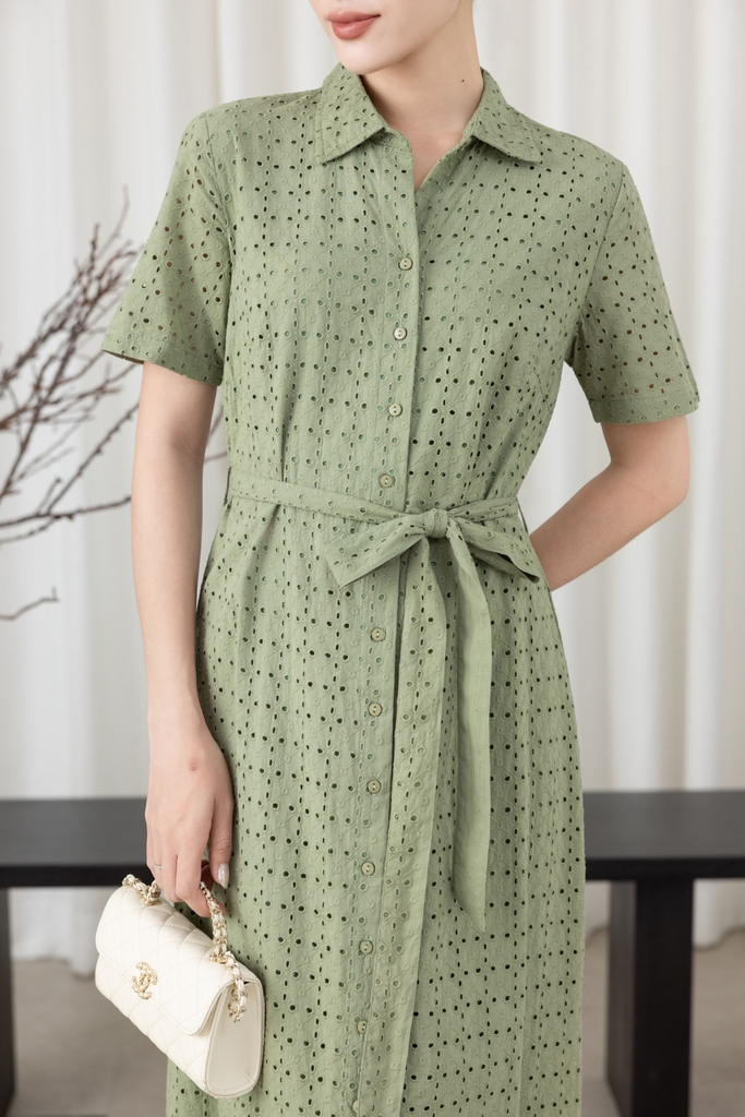 SWANLAKE | Váy Đầm Nữ Suông Vải Cotton Thêu Đục Lỗ Cổ Sơ Mi Tay Ngắn Dây Thắt Eo Công Sở D13483LW01