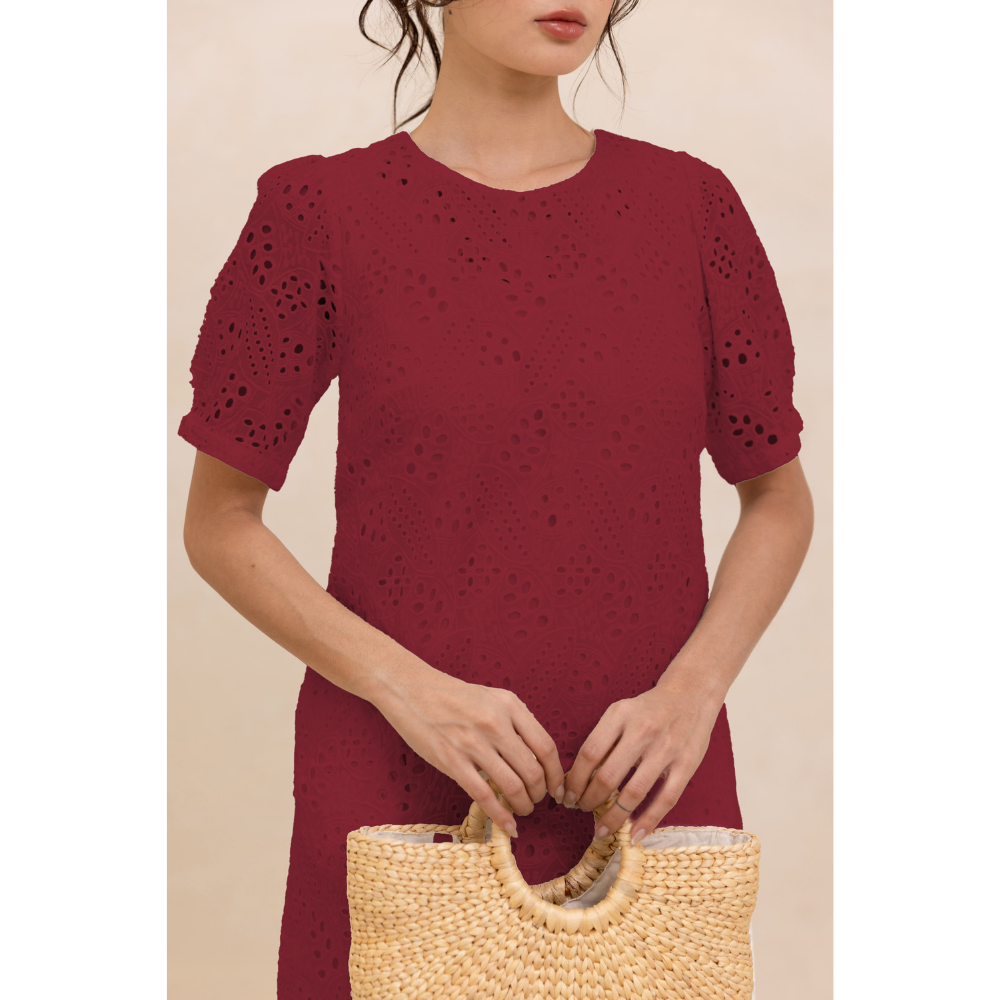 Đầm Suông Phom Ngắn Chất Cotton Thêu Đục Lỗ Swanlake- D12481LW01