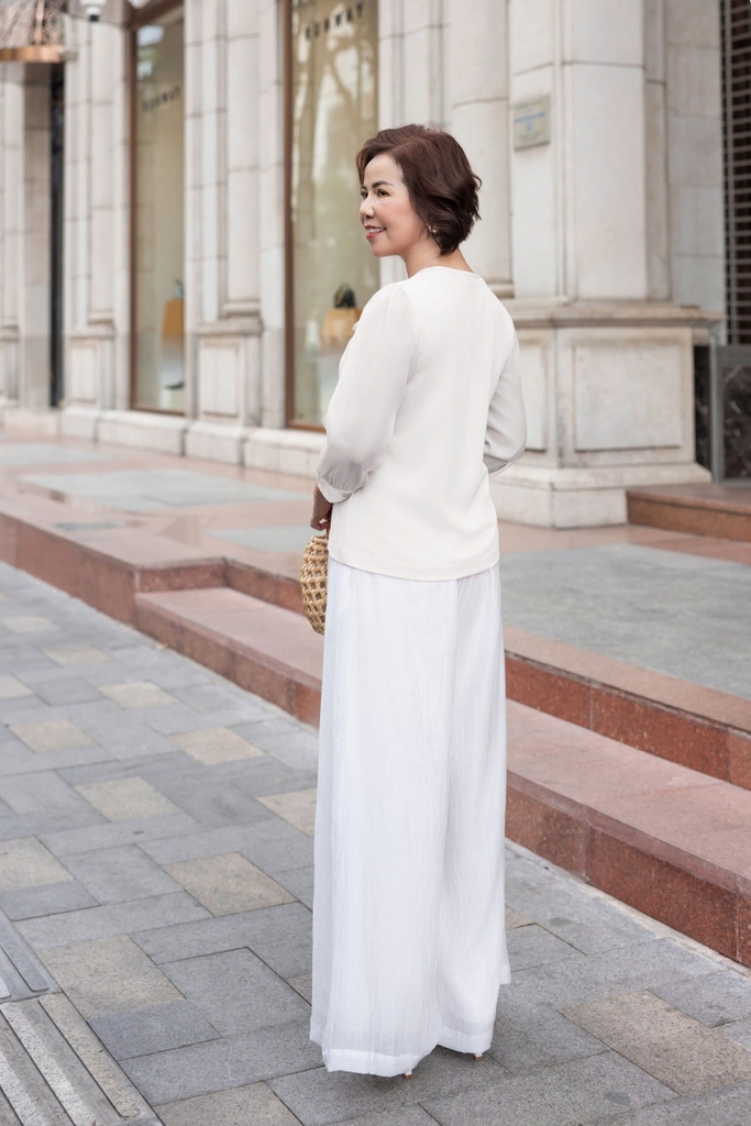 M Collection | Áo Trung Niên Nữ Tặng Mẹ, Tặng Bà Chất Lụa Ngọc Đính Hoa 3D Sang Trọng A12385LW01