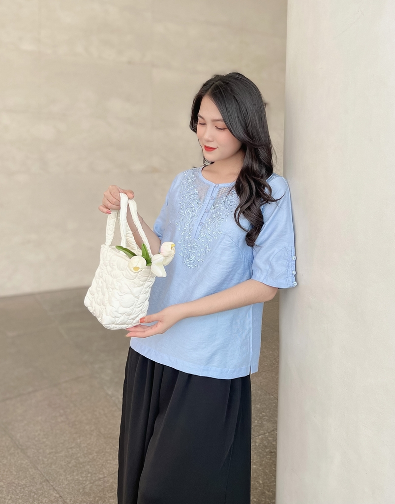 Áo Kiểu Thêu Lưới Tay Lỡ Lụa Hàn Swanlake - A10191LW01