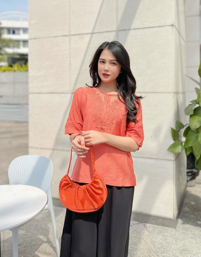 Áo Kiểu Thêu Lưới Tay Lỡ Lụa Hàn Swanlake - A10191LW01