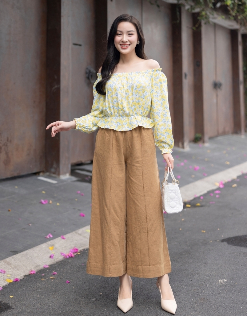 Áo Kiểu Croptop Trễ Vai Cotton Bông Swanlake - A10739LW10