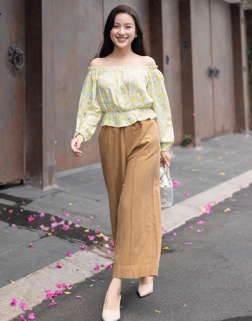 Áo Kiểu Croptop Trễ Vai Cotton Bông Swanlake - A10739LW10
