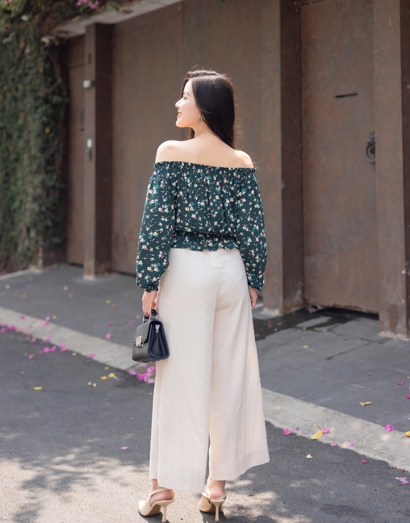 Áo Kiểu Croptop Trễ Vai Cotton Bông Swanlake - A10739LW10