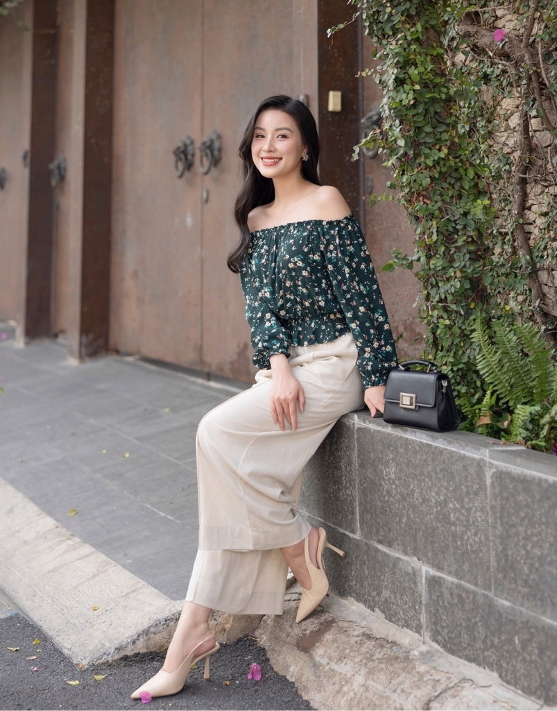 Áo Kiểu Croptop Trễ Vai Cotton Bông Swanlake - A10739LW10