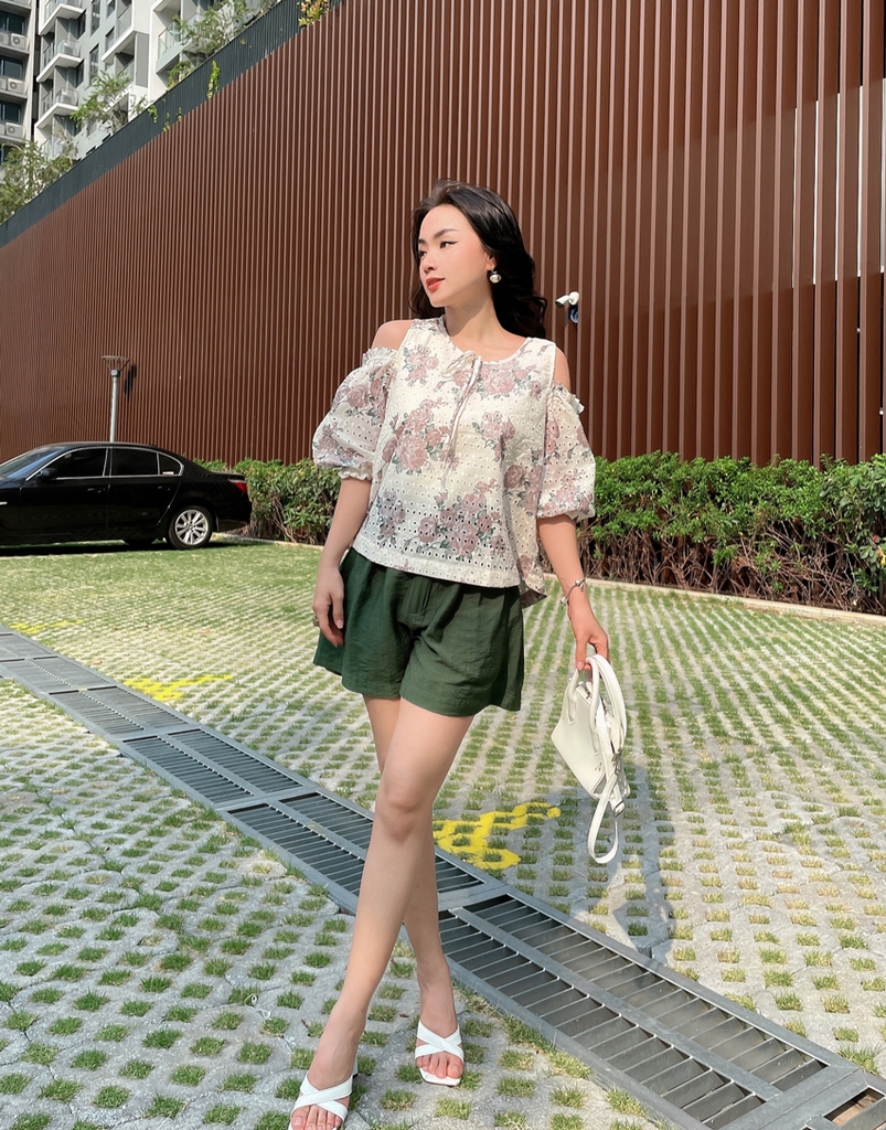Quần Short Lưng Thun Nẹp Gài Nút Swanlake - Q10687LW01