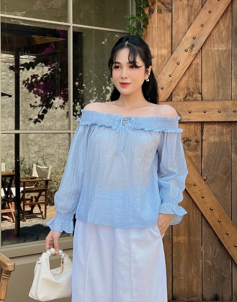 Áo Kiểu Trễ Vai Tơ Dập Ly Swanlake - A11466LW01