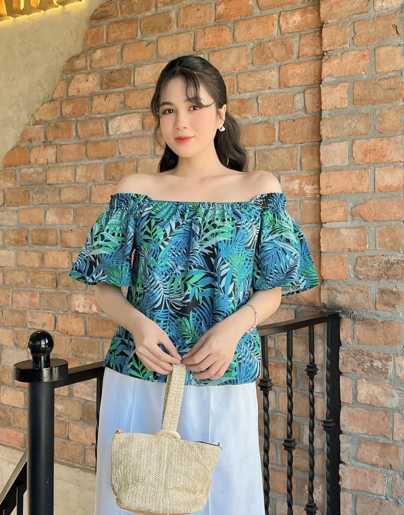 Áo Kiểu Cổ Bo Chun Tay Xòe Cotton Bông Swanlake - A11501LW01