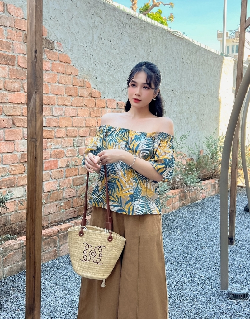 Áo Kiểu Cổ Bo Chun Tay Xòe Cotton Bông Swanlake - A11501LW01