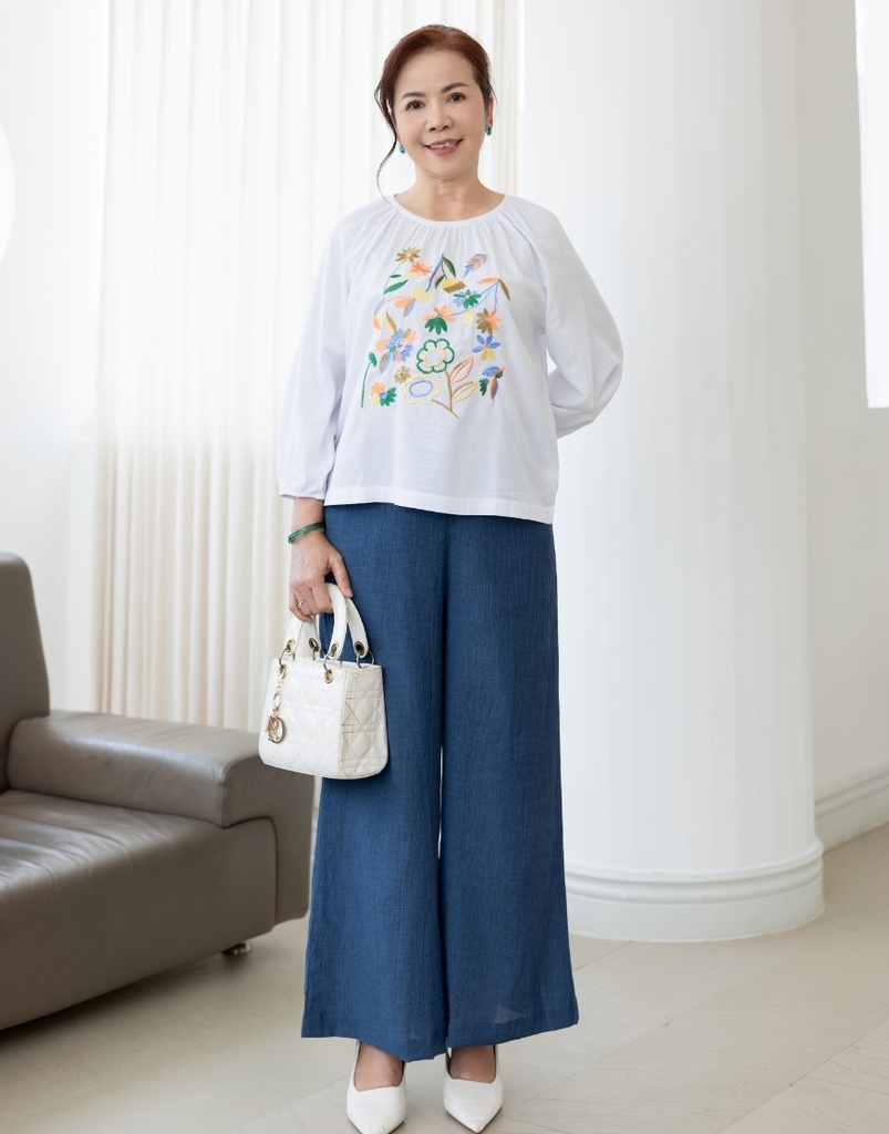 Áo Trung Niên Linen Thêu Cổ Nhún Tay Lỡ - A11572LW01