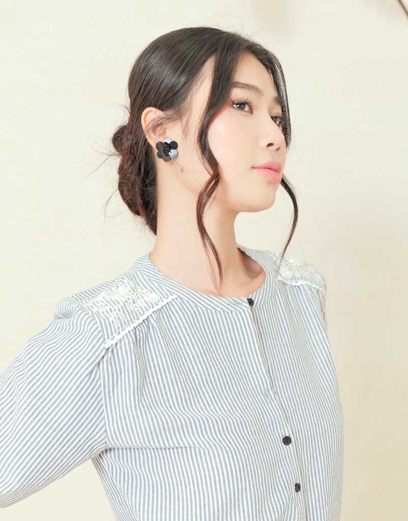 Áo Kiểu Thêu Hai Bên Vai Cotton Sọc Swanlake - A11895LW01