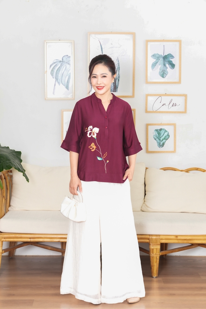 M-Collection - Áo Cổ Trụ Thêu Hoa Vạt Bầu Lụa Hàn - A11946LW01