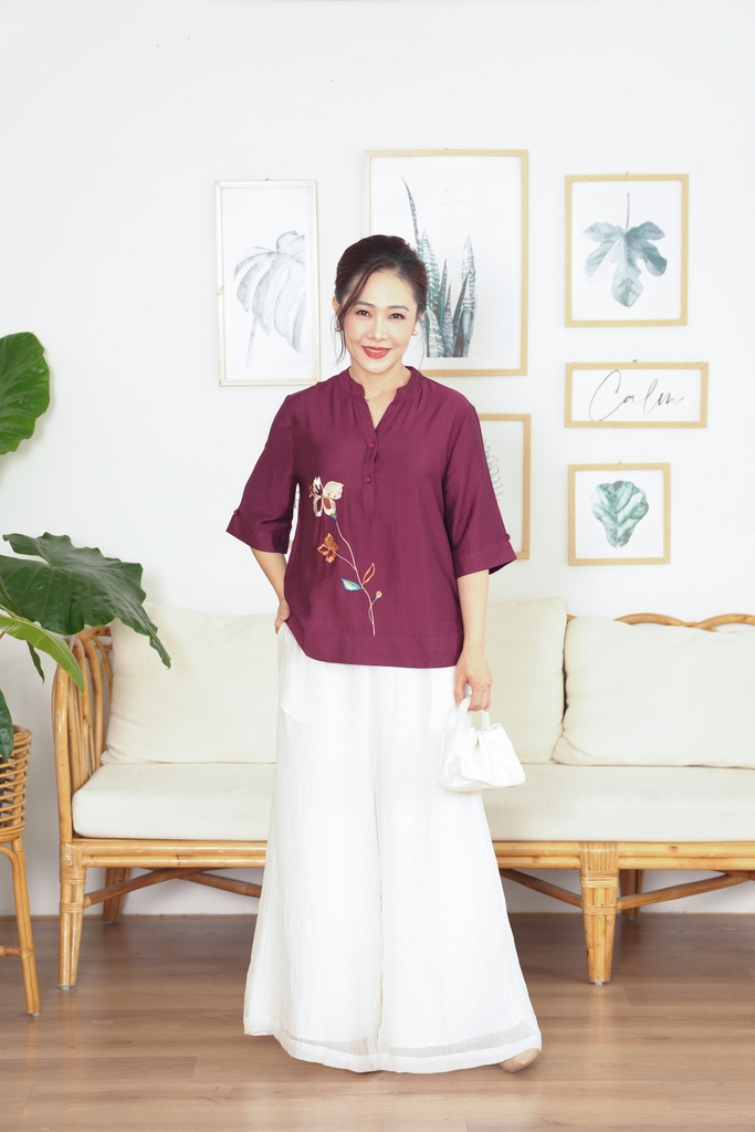 M-Collection - Áo Cổ Trụ Thêu Hoa Vạt Bầu Lụa Hàn - A11946LW01