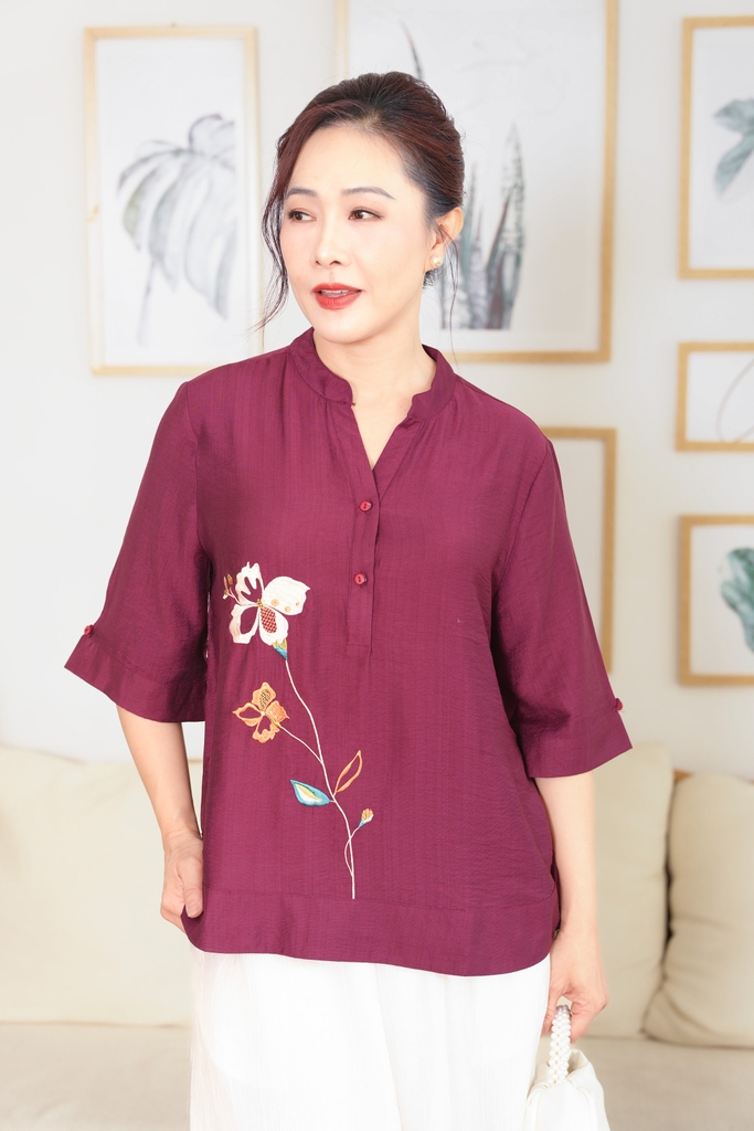 M-Collection - Áo Cổ Trụ Thêu Hoa Vạt Bầu Lụa Hàn - A11946LW01