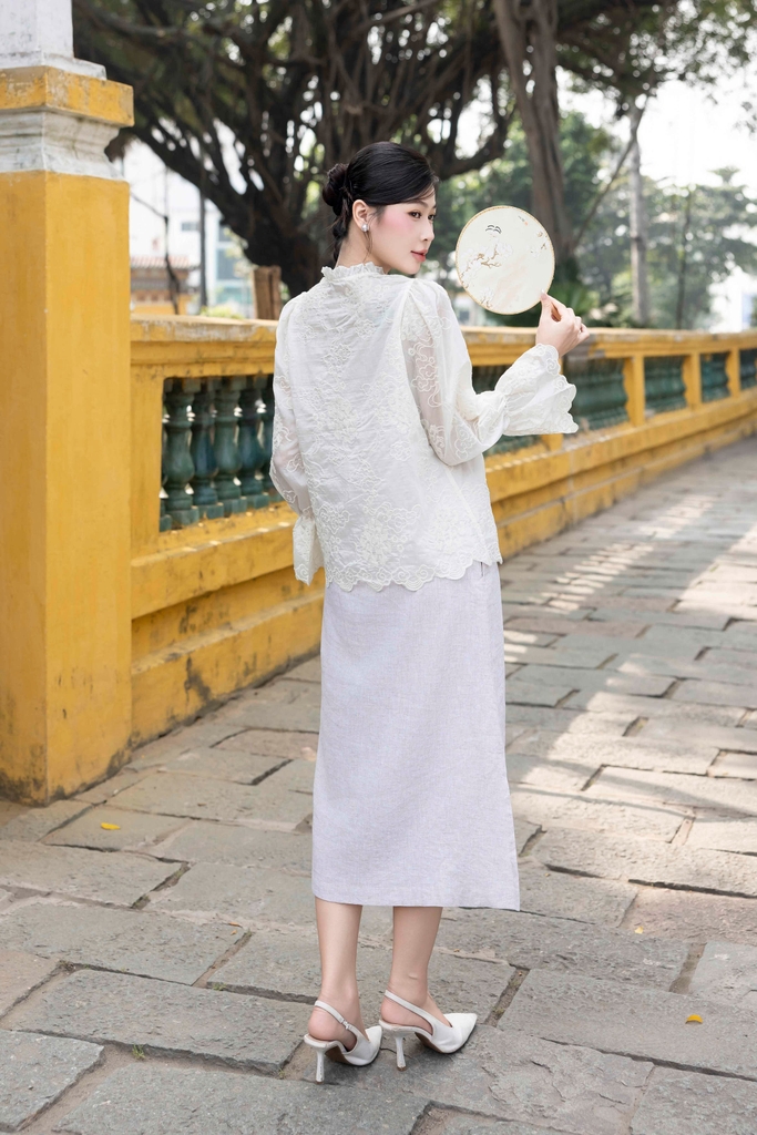 Áo Chất Liệu Vải Ren Tay Dài Swanlake - A12023MW01