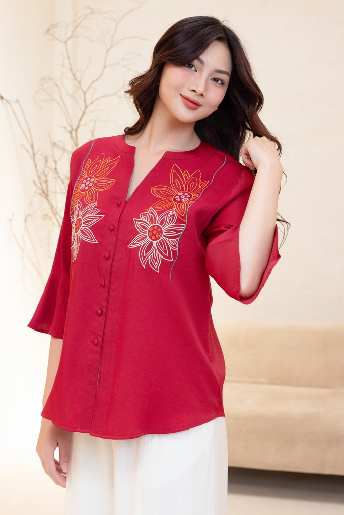 M-Collection - Áo Cổ Trụ Thêu Hoa Tay Dài Chất Liệu Vải Taffta - A12043LW01