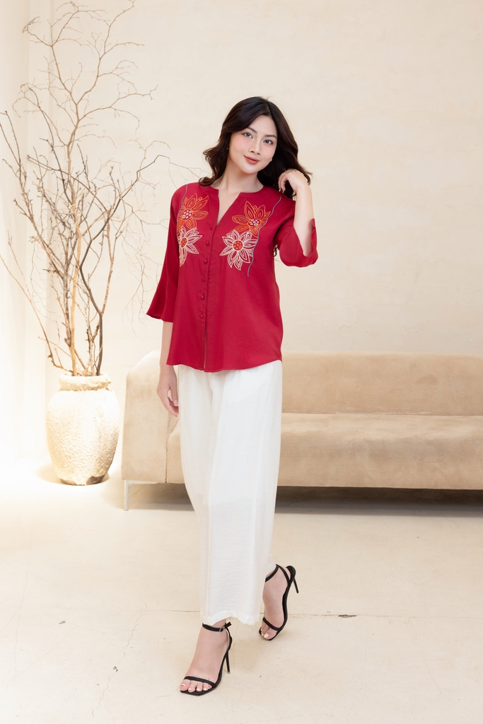 M-Collection - Áo Cổ Trụ Thêu Hoa Tay Dài Chất Liệu Vải Taffta - A12043LW01