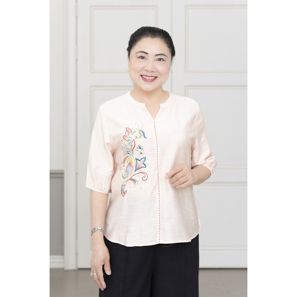 M Collection | Áo Kiểu Phom Suông Chất Lụa Hàn Thêu Hoạ Tiết - A12132LW01