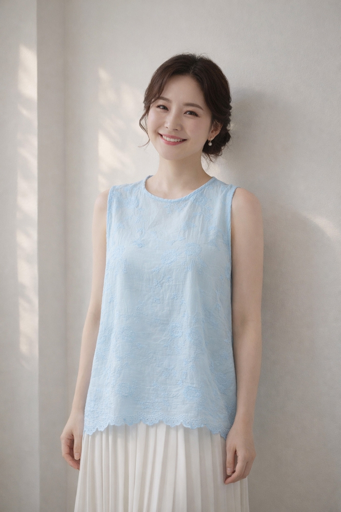 SWANLAKE | Áo Kiểu Nữ Vải Cotton Thêu Hoa Sát Nách Cổ Tròn Trẻ Trung Năng Động Dạo Phố Hè A13744LW01