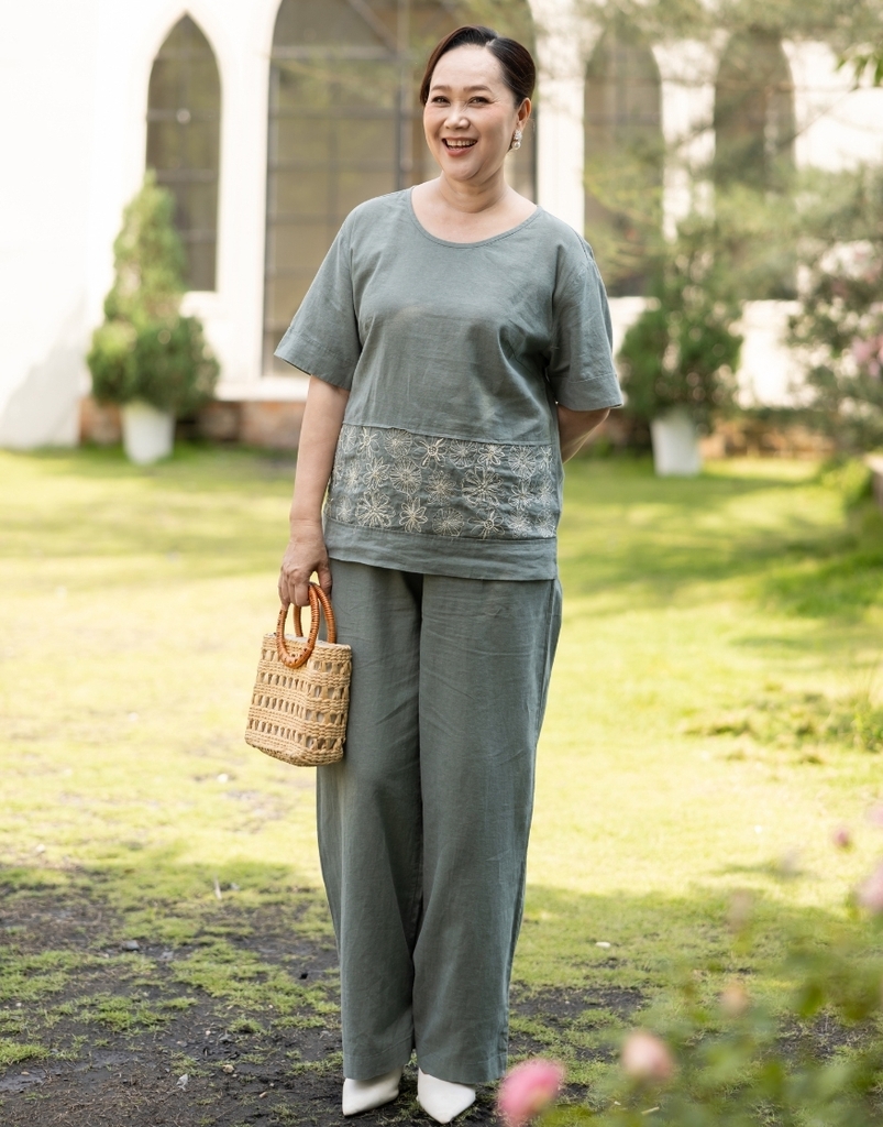Bộ Linen Thêu Hoa Swanlake - B11340LW01