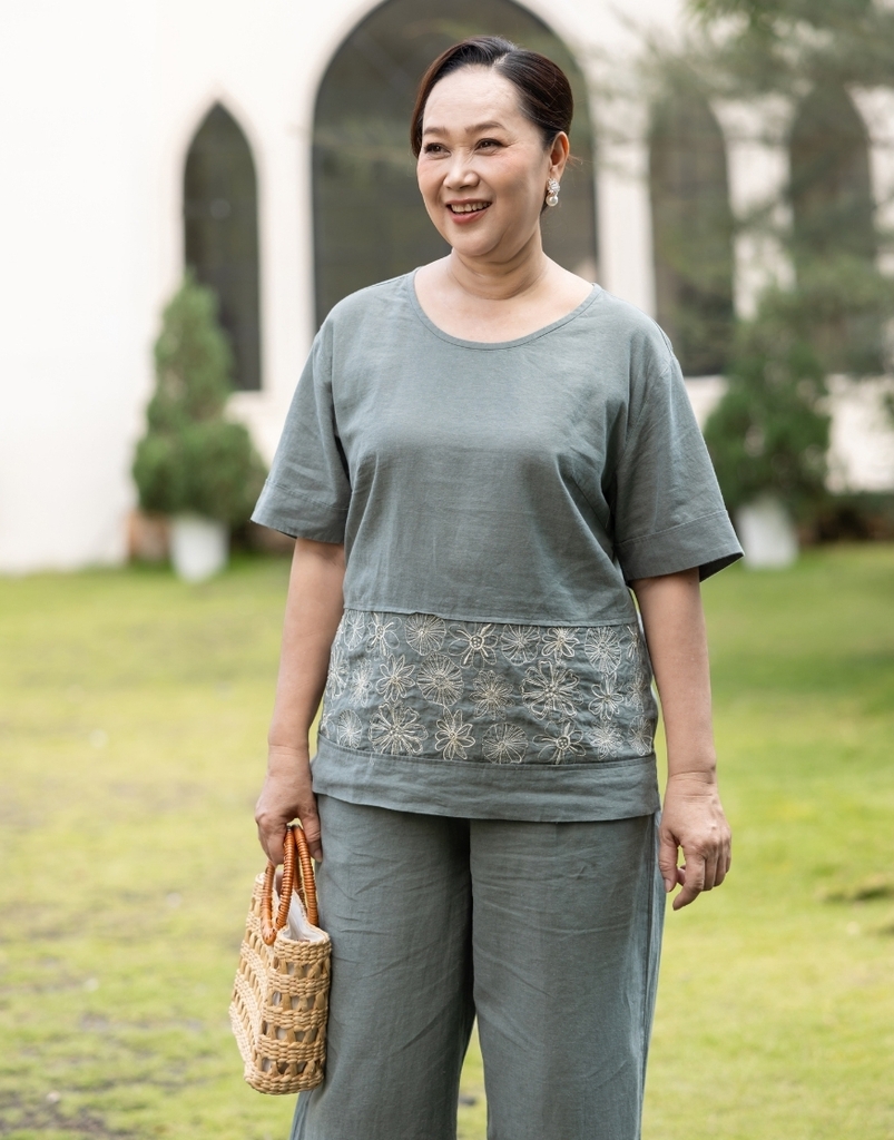 Bộ Linen Thêu Hoa Swanlake - B11340LW01