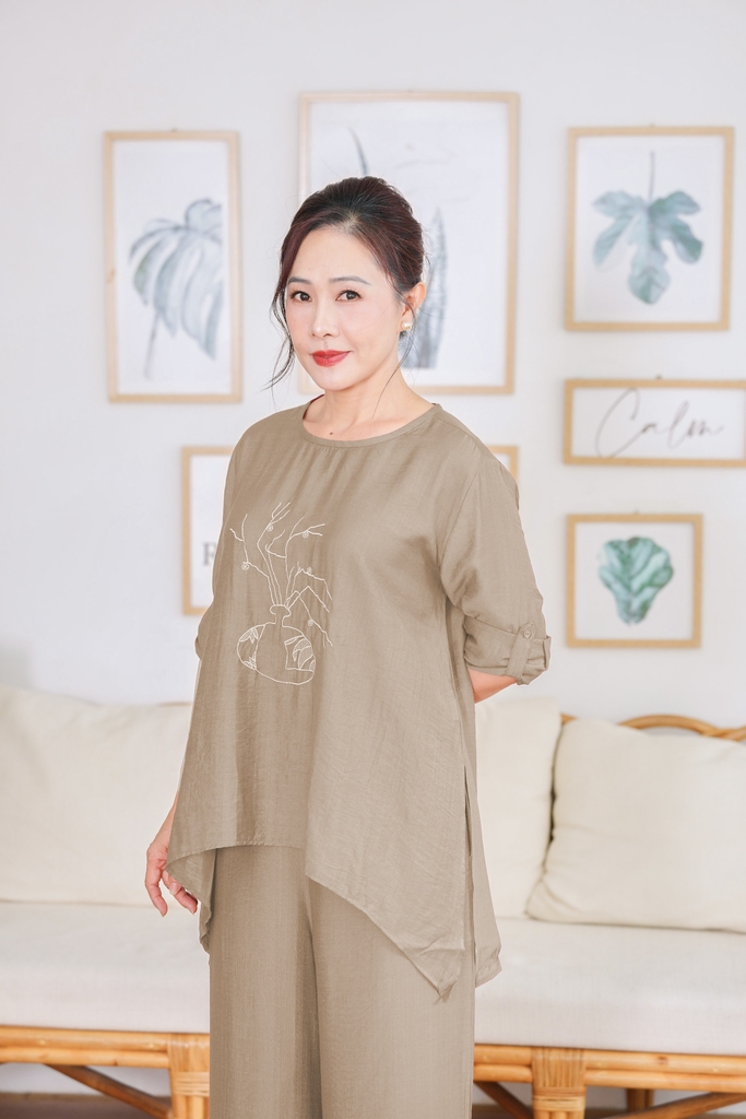 M-Collection - Bộ Dài Thêu Bình Hoa Cổ Tròn Chất Lụa Hàn - B11813LW01