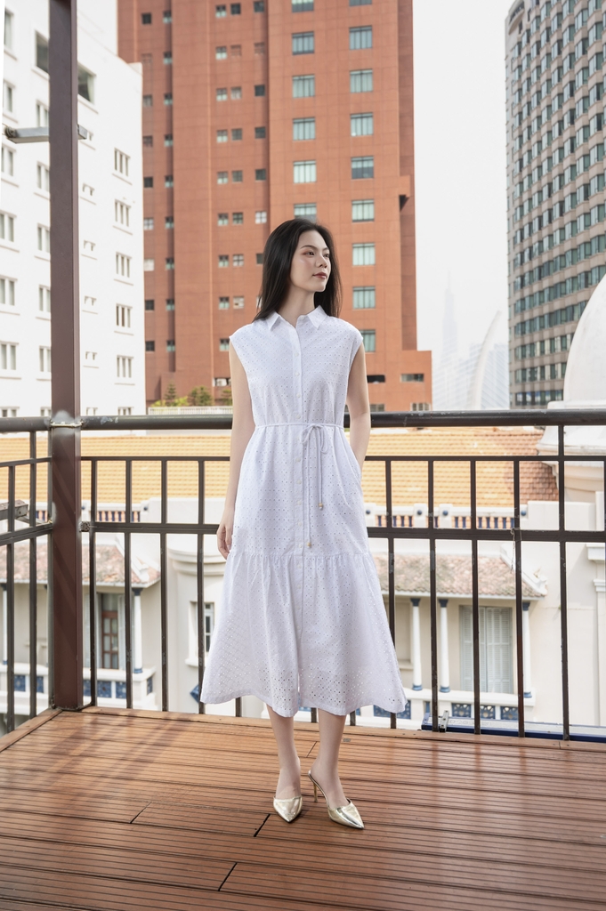 SWANLAKE | Váy Đầm Nữ Maxi Sơ Mi Suông Sát Nách Đuôi Cá Cotton Thêu Hoa Đục Lỗ Cài Nút Có Túi D12905LW01