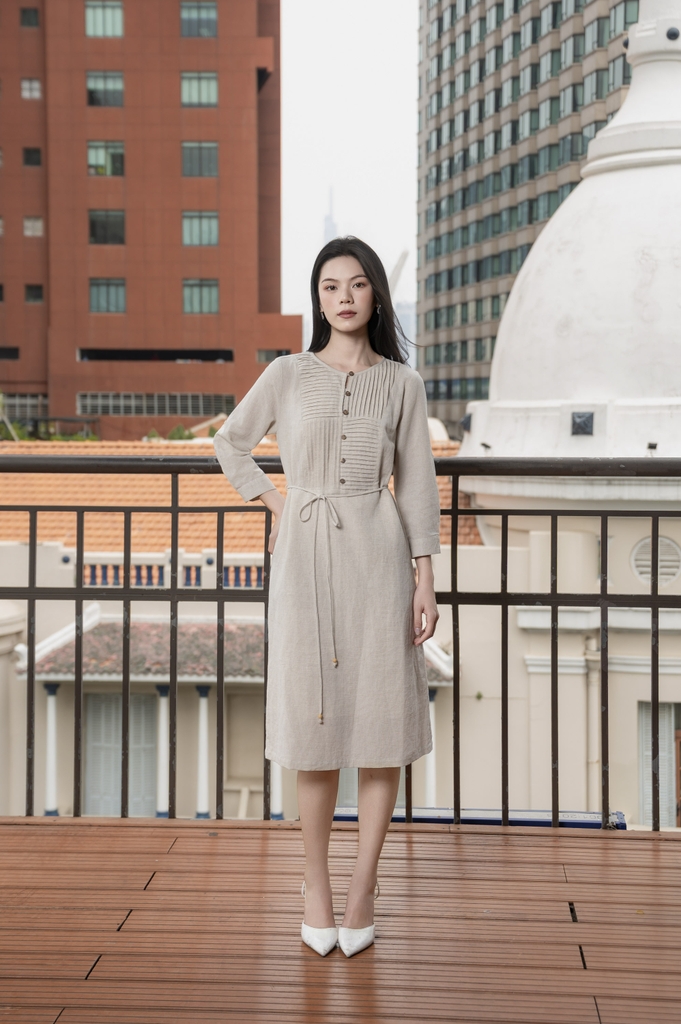 SWANLAKE | Váy Đầm Nữ Suông Cổ Tròn Cài Nút Tay Lỡ Vải Linen Dây Thắt Eo Công Sở Thanh Lịch D13306LW01