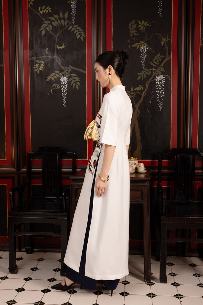SWANLAKE | Áo Dài Cách Tân Nữ Dáng Suông Lụa Dày In Họa Tiết Đối Xứng Cổ Trụ Đứng Tay Lỡ Loe L14185LW01