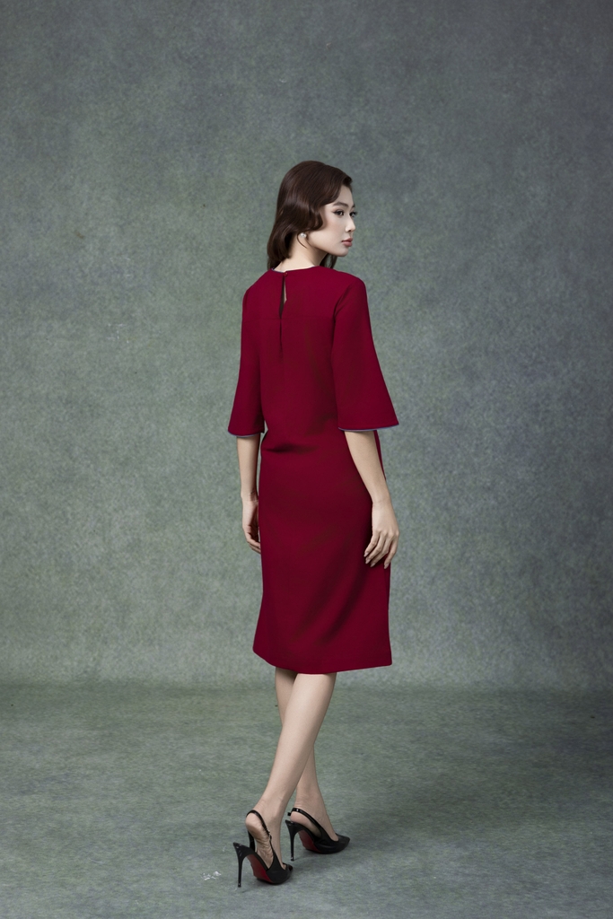 SWANLAKE | Váy Đầm Nữ Midi Suông Cổ Tròn Tay Lỡ Chất Vải Linen Thêu Hoa Cao Cấp Đi Tiệc D13228LW01