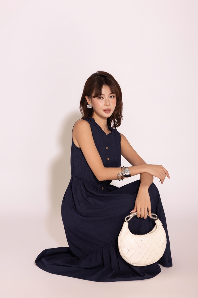 SWANLAKE | Váy Đầm Nữ Dài Đuôi Cá Xòe Sát Nách Vải Linen Hàn Cổ Trụ Cài Nút Công Sở Dạo Phố D13839LW01