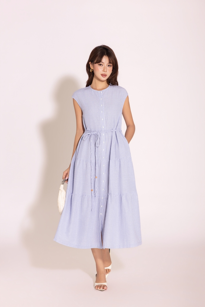 SWANLAKE | Váy Đầm Nữ Maxi Đuôi Cá Xếp Tầng Cotton Sọc Sát Nách Cổ Tròn Cài Nút Dây Thắt Eo D12971LW09
