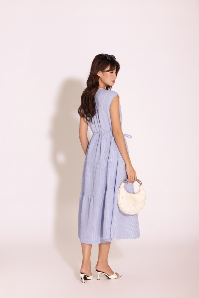 SWANLAKE | Váy Đầm Nữ Maxi Đuôi Cá Xếp Tầng Cotton Sọc Sát Nách Cổ Tròn Cài Nút Dây Thắt Eo D12971LW09