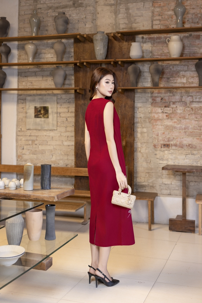 SWANLAKE | Váy Đầm Nữ Suông Sát Nách Cổ Tròn Xẻ Tà Vải Linen Thêu Hoa Cao Cấp Công Sở D13365LW01