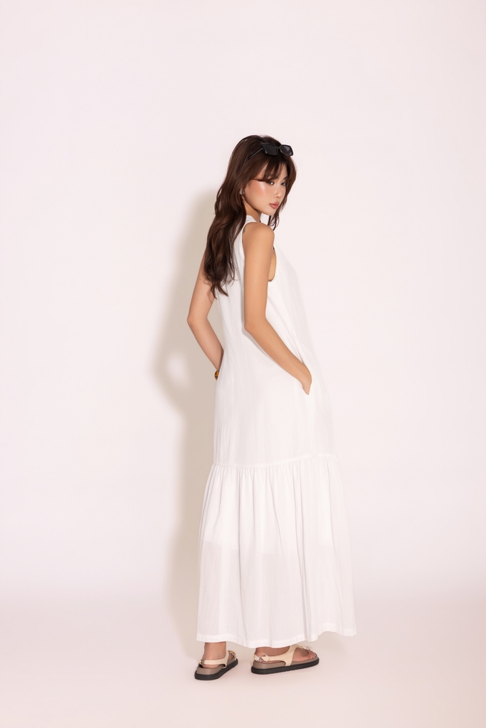 SWANLAKE | Váy Đầm Nữ Dài Suông Đuôi Cá Vải Linen Trơn Cổ Trụ Xẻ V Cài Nút Sát Nách Dạo Phố D13912LW02