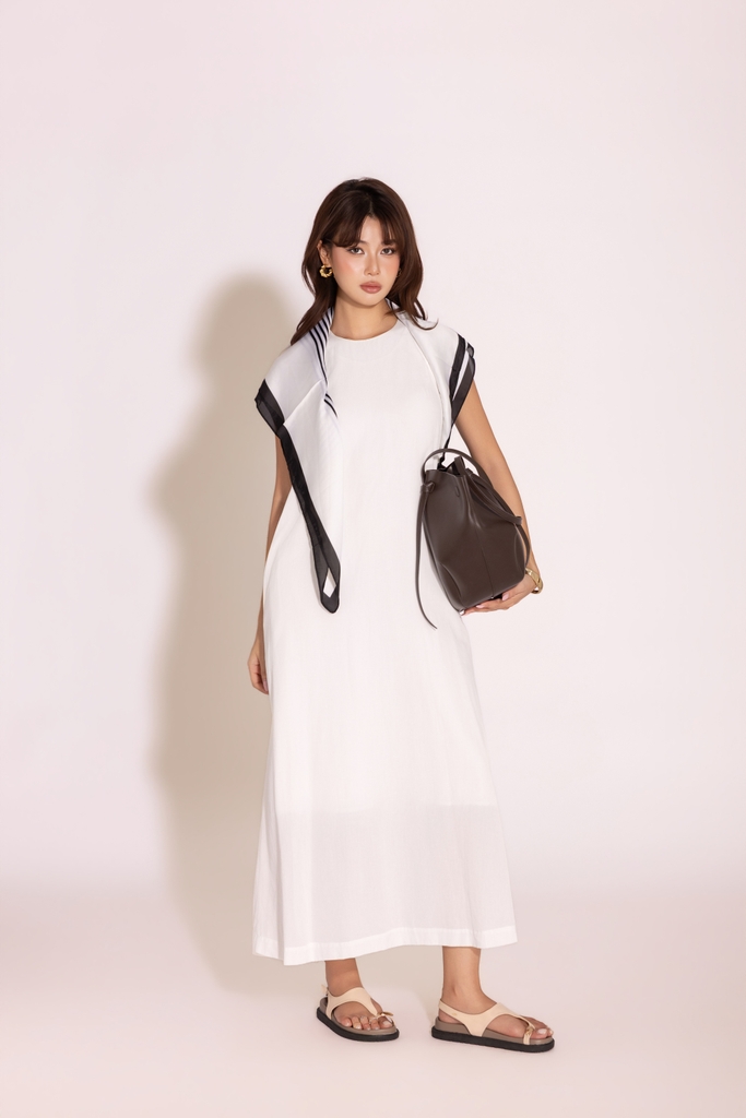 SWANLAKE | Váy Đầm Nữ Maxi Suông Sát Nách Cổ Yếm Vải Linen Trơn Hai Lớp Có Túi Dạo Phố D13877LW03
