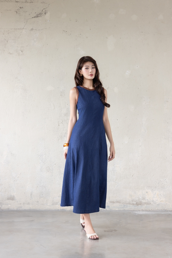SWANLAKE | Váy Đầm Denim Nữ Dài Cổ Tròn Sát Nách Chiết Eo Vải Jean Wash Phối Viền Nâu D13908LW01