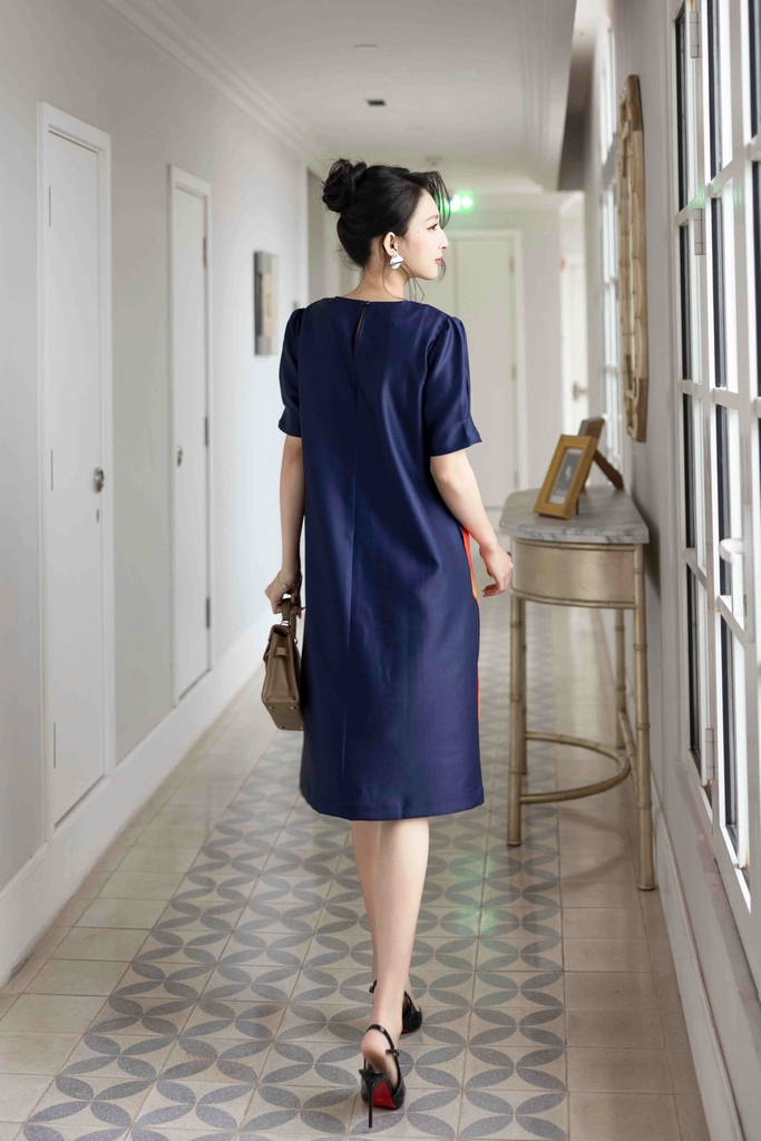 SWANLAKE | Váy Đầm Nữ Suông Cổ Tròn Vải Lụa Taffeta Dày In Hoa Tay Ngắn Sang Trọng Đi Tiệc D13086LW02