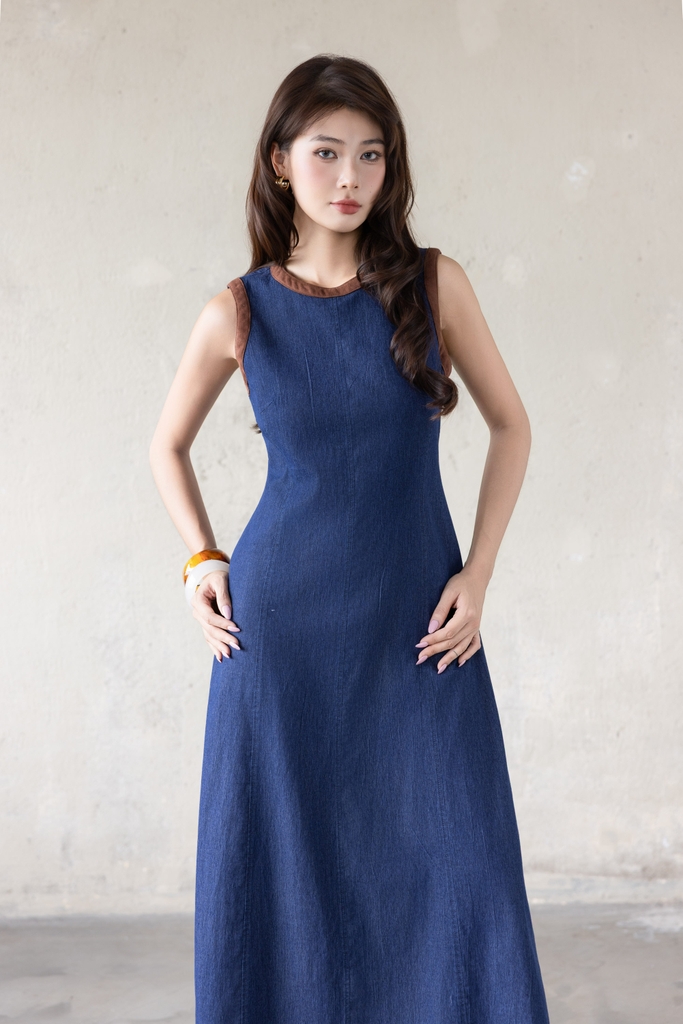 SWANLAKE | Váy Đầm Denim Nữ Dài Cổ Tròn Sát Nách Chiết Eo Vải Jean Wash Phối Viền Nâu D13908LW01