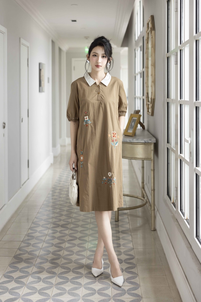 Váy Đầm Nữ Suông Vải Cotton Thêu Hoa Cổ Sơ Mi Tay Ngắn Phồng Công Sở Thanh Lịch D13077LW01