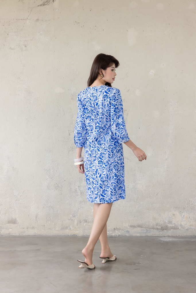 SWANLAKE | Váy Đầm Nữ Suông Tay Lỡ Cổ Trụ Cài Nút Vải Linen Cao Cấp Có Túi Du Lịch Biển Hè D12364LW07