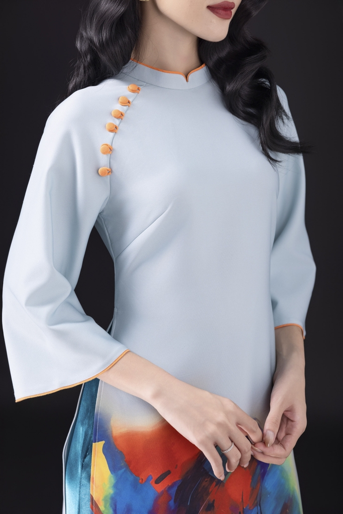 SWANLAKE | Áo Dài Nữ Cách Tân Họa Việt Phom Suông Cổ Trụ Đính Nút Vải Lụa Dày In 3D Tết L13058LW01